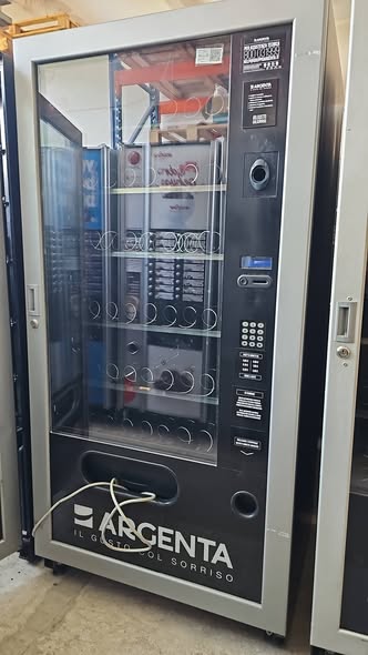 Distribuitoare automate FAS 900 – 17 buc disponibile – 1100€ + TVA / buc