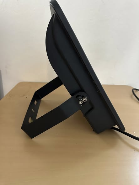 Proiector LED Klass 200W IP66 – iluminat profesional pentru exterior si spatii comerciale - Imagine 3