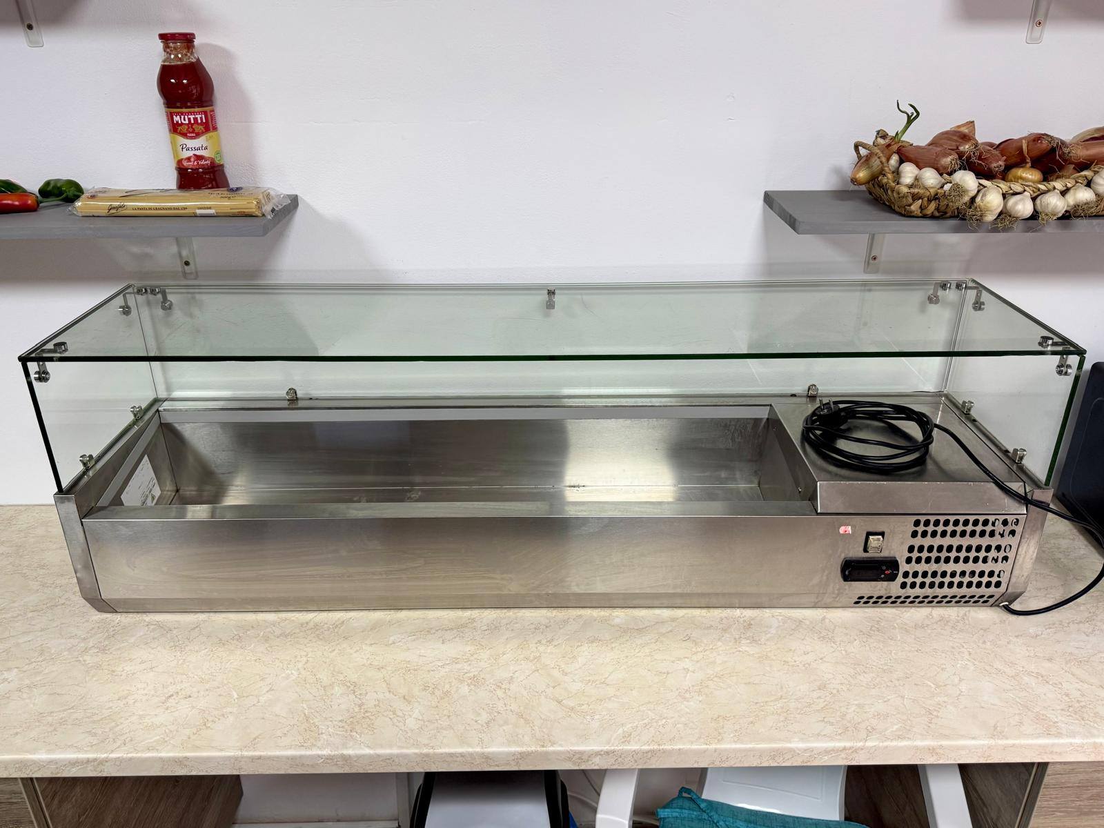 Vitrina frigorifica profesionala inox cu geam – ideala pentru ingrediente pizza, fast-food si HoReCa - Imagine 2