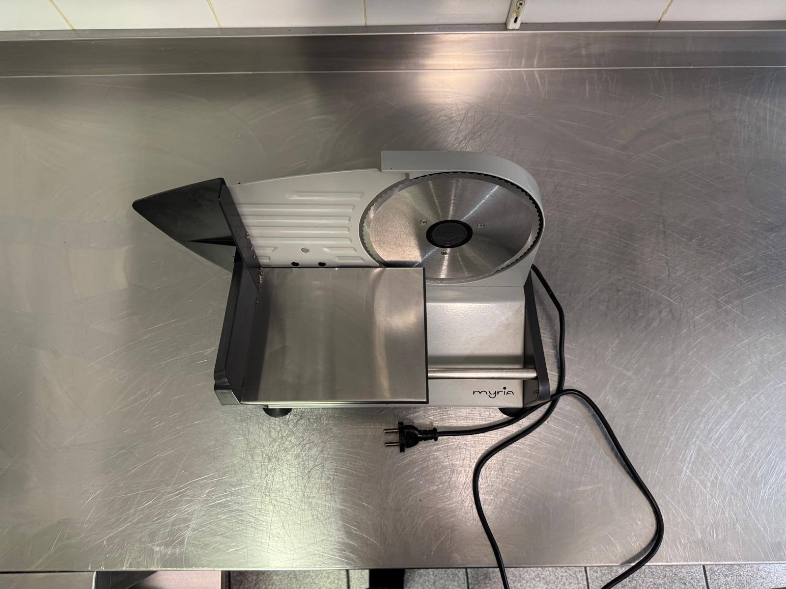Feliator profesional electric Myria – ideal pentru mezeluri, branzeturi si HoReCa