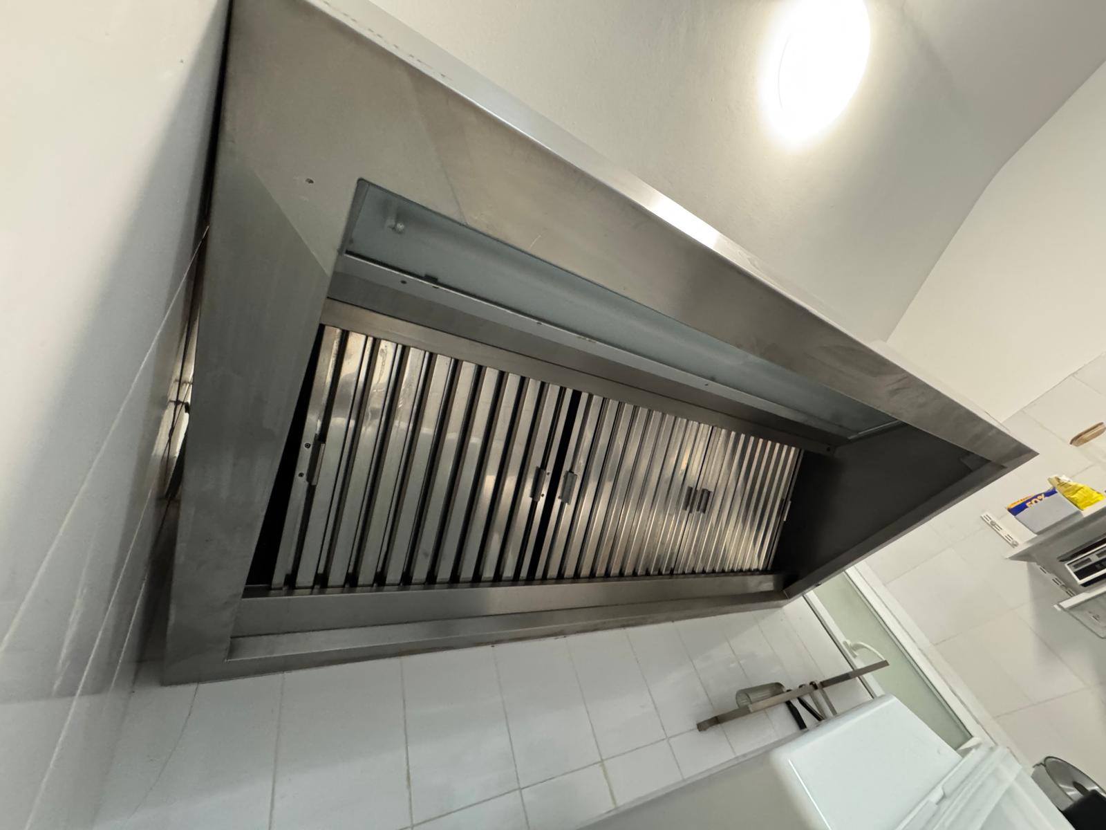 Hota profesionala inox cu filtre labirint – ideala pentru restaurante, fast-food si bucatarie HoReCa - Imagine 2
