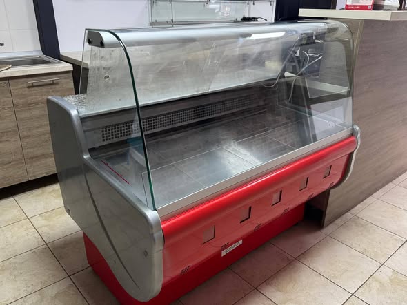 Vitrina frigorifica profesionala IGLOO 130x80 – ideala pentru pizzerie, cofetarie sau magazin alimentar - Imagine 2