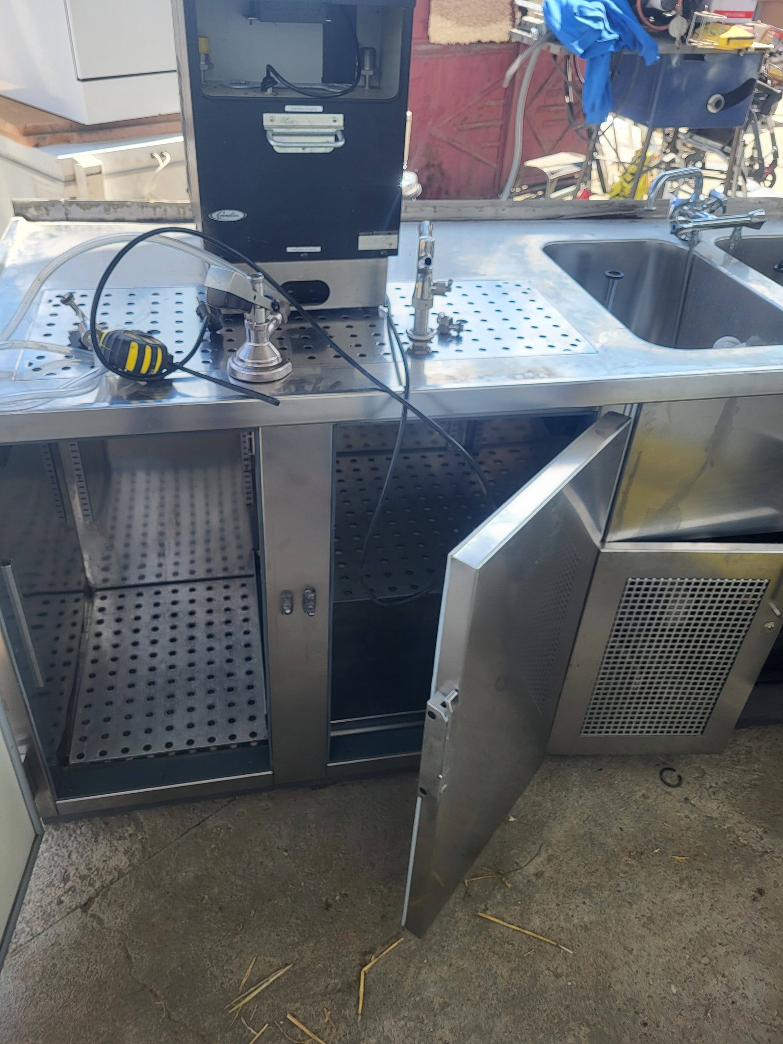 Statie profesionala bar inox cu chiuveta si sistem racire – echipament HoReCa pentru pub, terasa sau restaurant