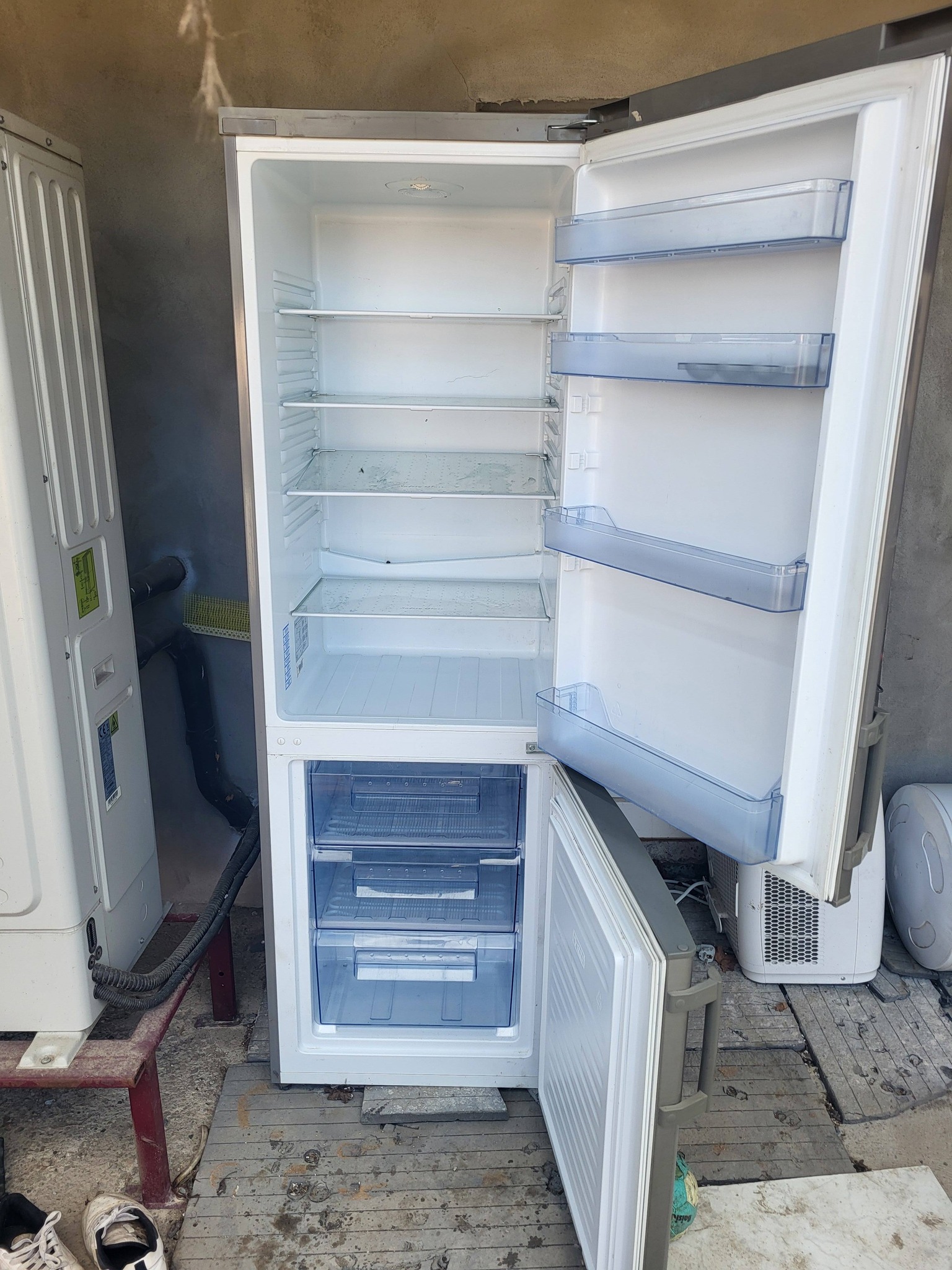 Frigider cu congelator inox – ideal pentru apartament, pensiune, fast-food sau spatiu HoReCa - Imagine 2