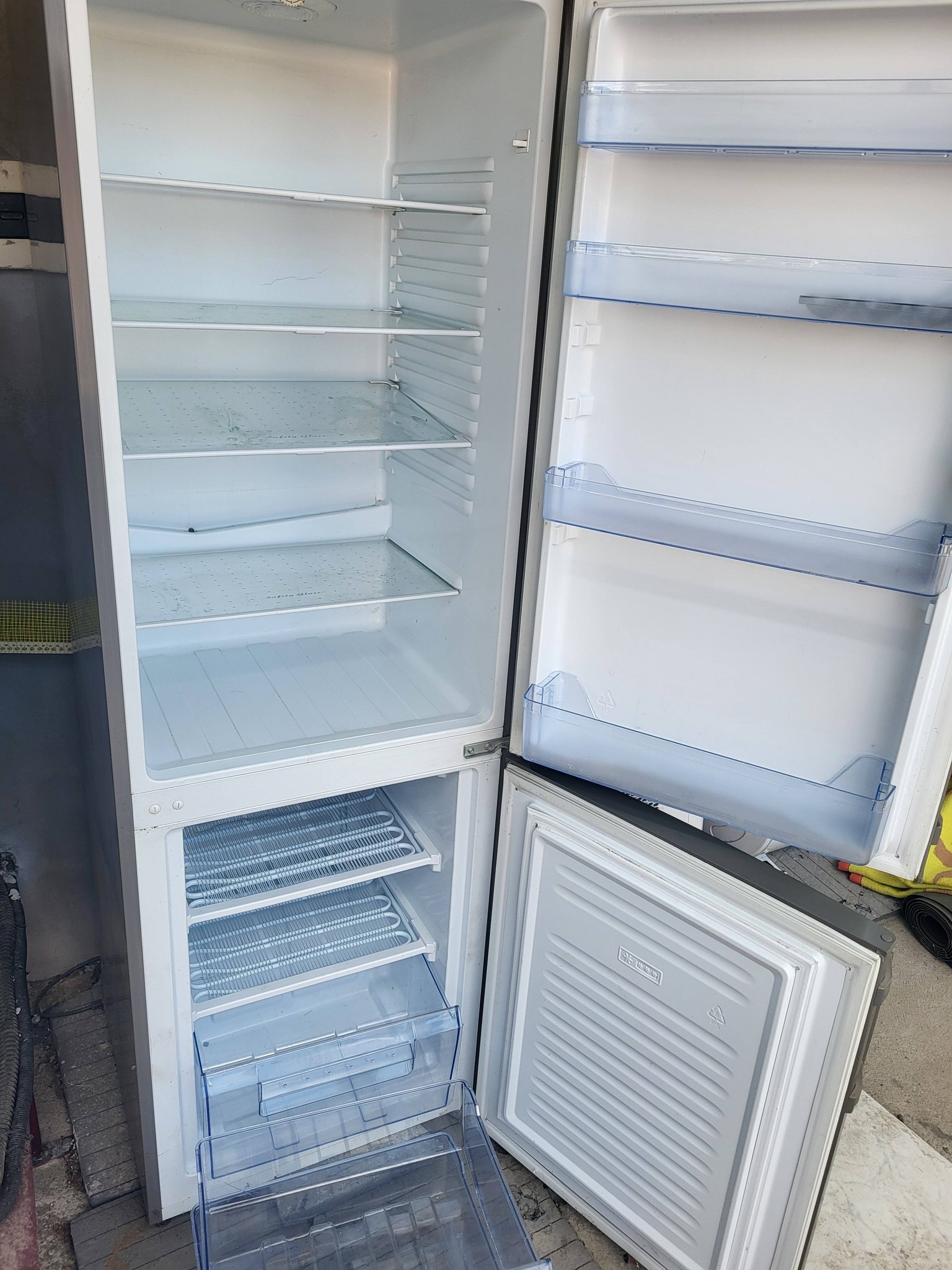 Combina frigorifica inox cu congelator – perfecta pentru bucatarie, pensiune sau locatie HoReCa - Imagine 2