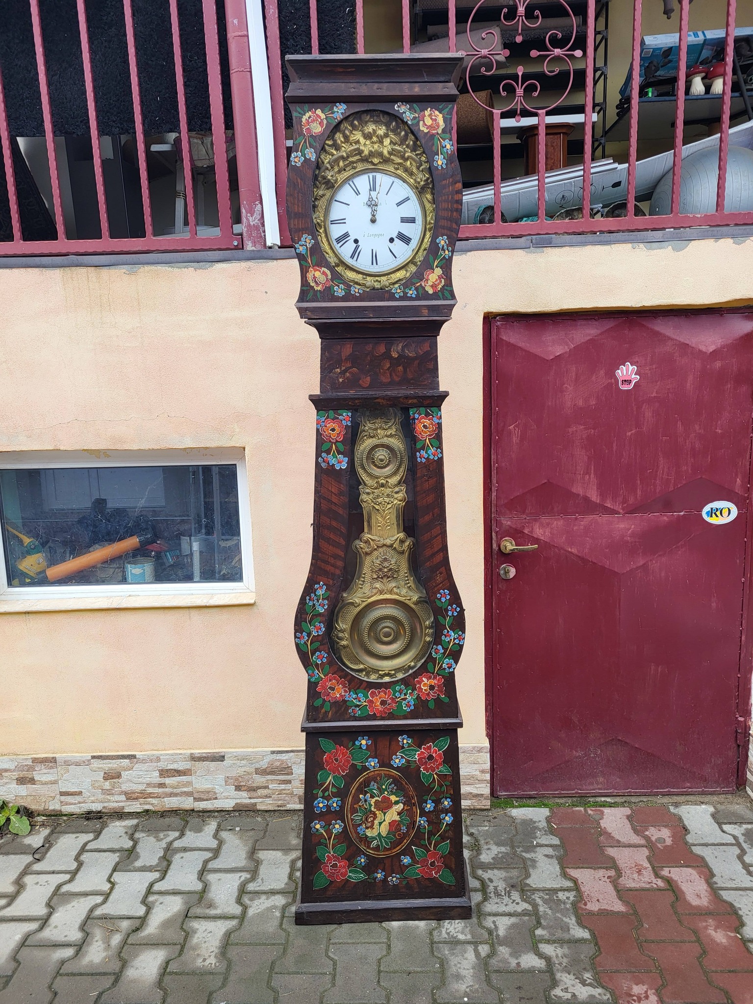 Ceas de podea vintage din lemn masiv – model decorativ rustic, cu pendul
