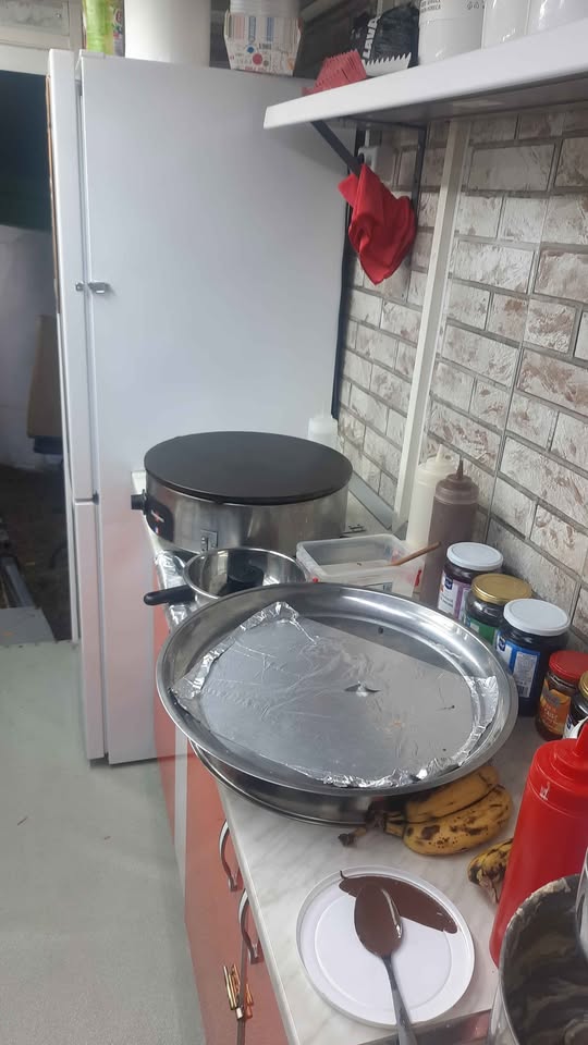 Rulota street food profesionala – clatite uriase si gogosi grecesti, complet echipata