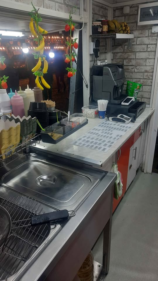 Rulota street food profesionala – clatite uriase si gogosi grecesti, complet echipata - Imagine 2