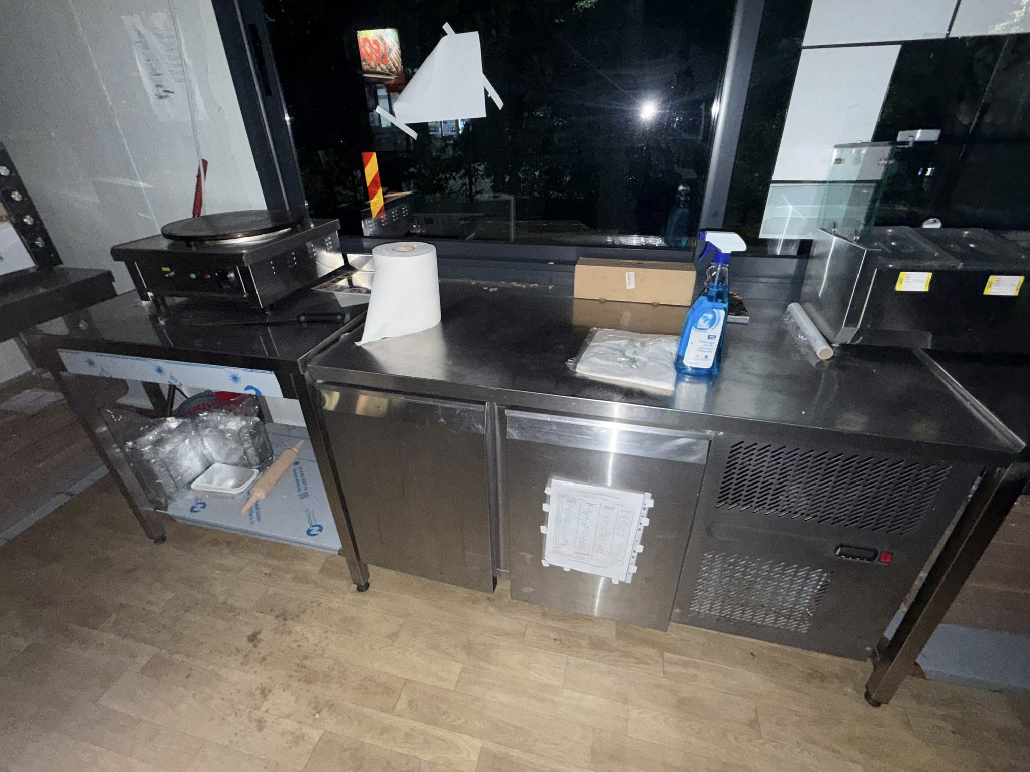 Masa Rece Profesionala Inox cu 2 Usi – HoReCa / Fast Food / Pizzerie
