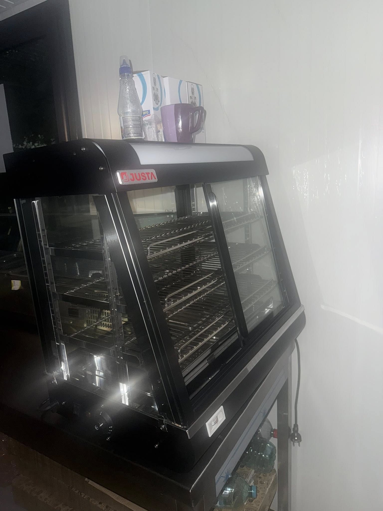 Vitrina Calda Profesionala JUSTA – Expunere Produse Fast Food, Patiserie sau Catering
