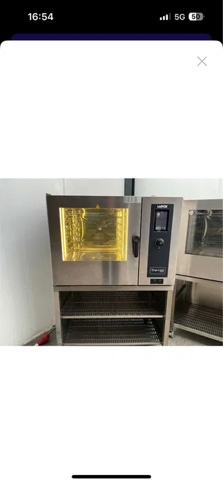 Cuptor cu Convectie Profesional – Generatie Noua, Stare Impecabila