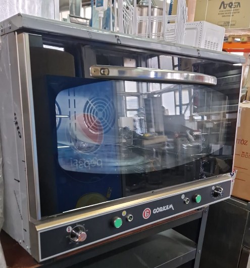 Cuptor Profesional cu Convectie pentru Gastronomie si Patiserie - 4 Tavi