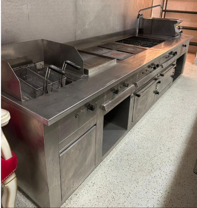 Linie Completa de Gatit Profesionala pentru Restaurante, Autoservire si Fast-Food