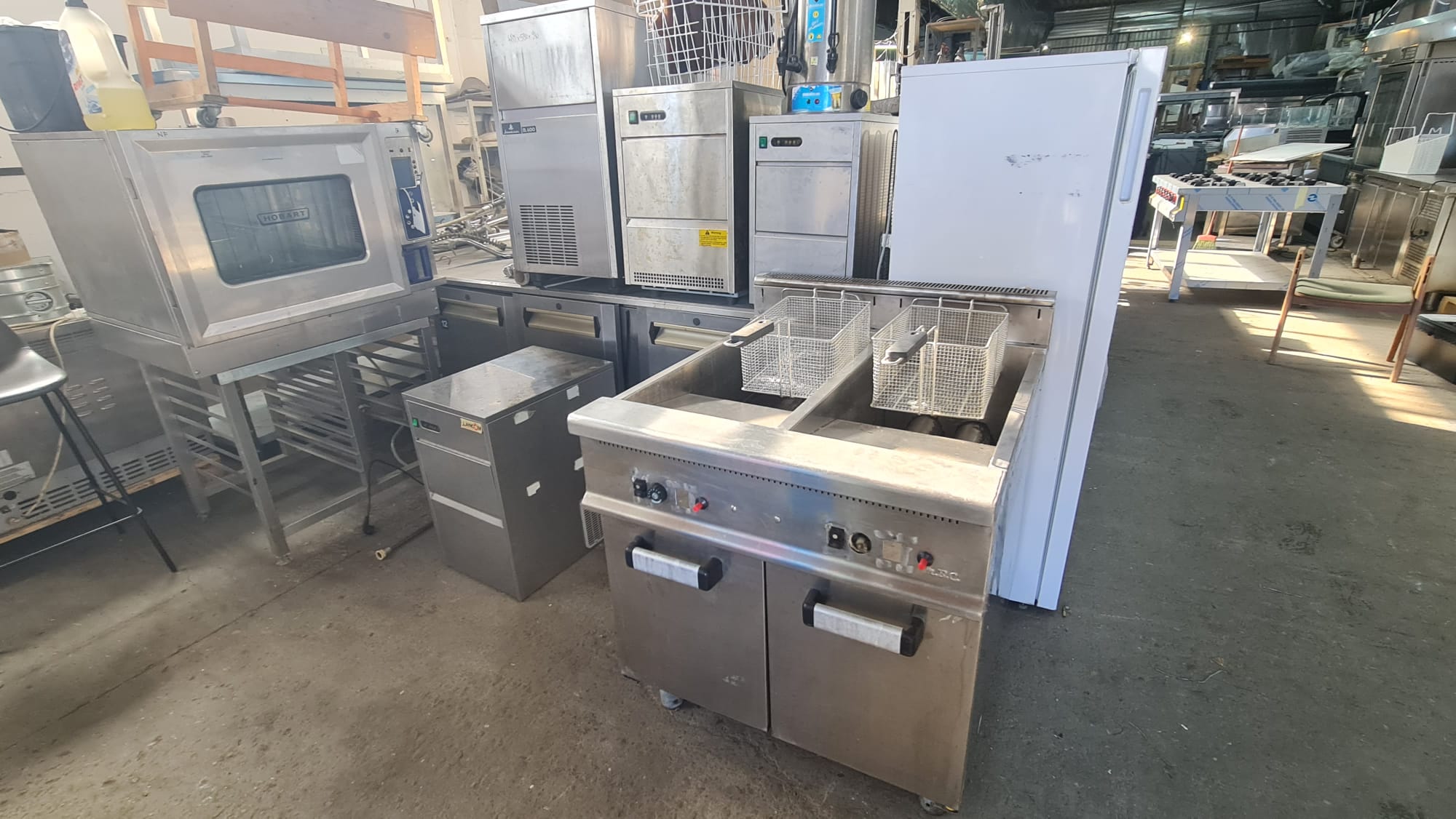 Friteuza Profesionala Electrica Dubla cu Dulap Inox - SH, Stare Foarte Buna