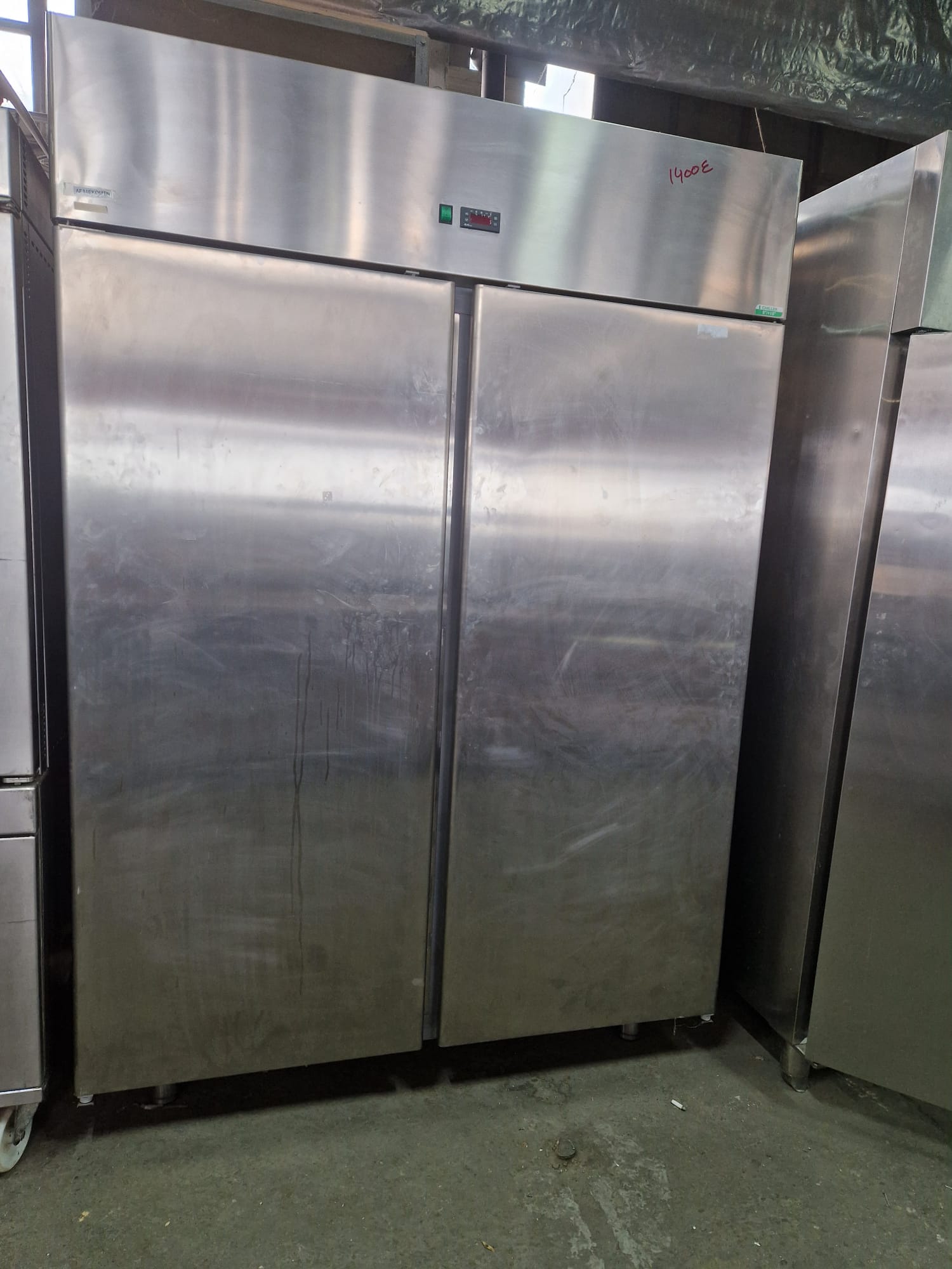 Frigider Profesional din Inox cu 2 Usi - SH, Stare Foarte Buna