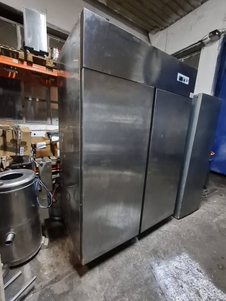Frigider Profesional Inox cu 2 Usi Inox – Italia, Garantie pana la 18 Luni