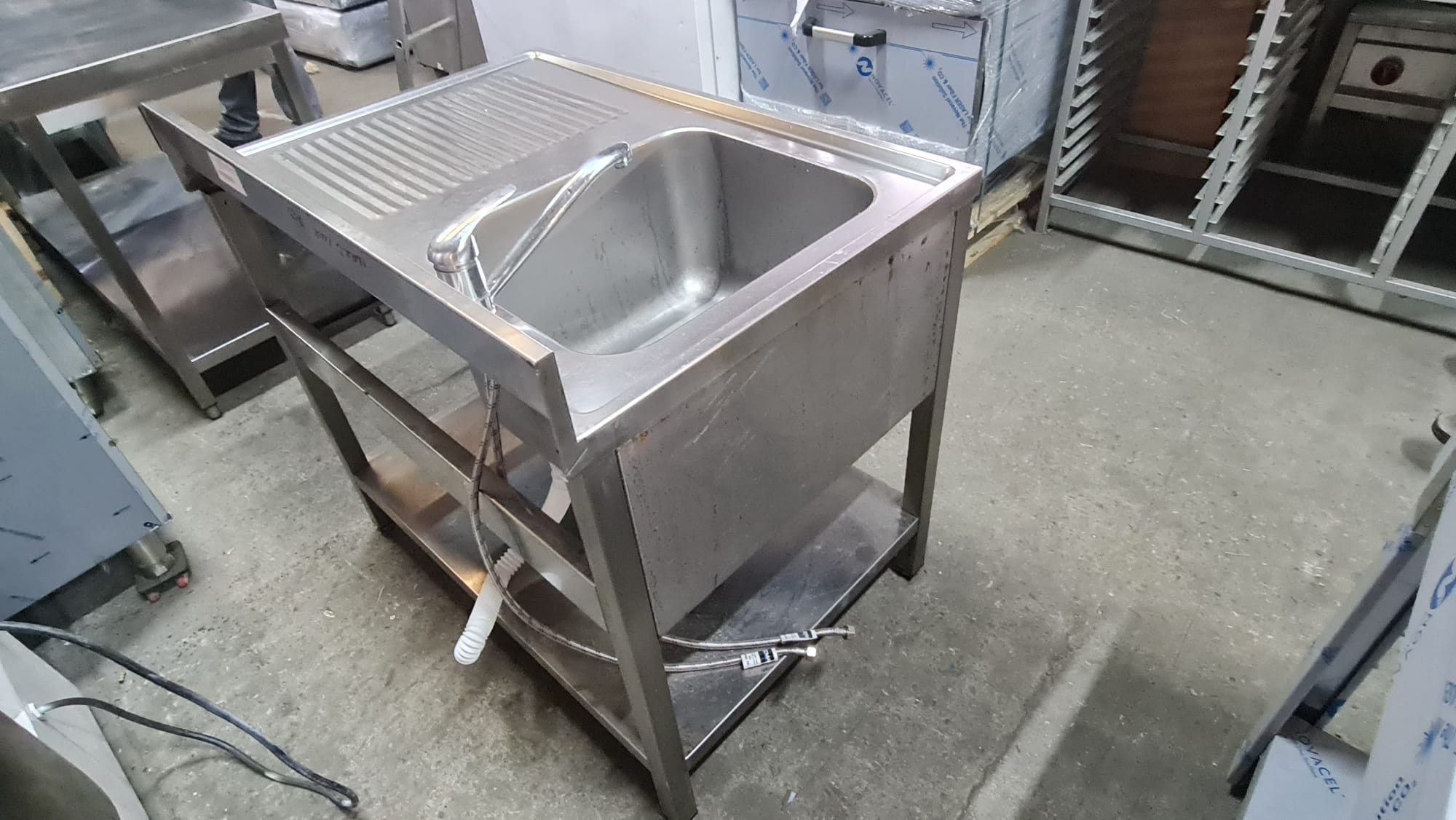 Spalator Inox Profesional cu 1 Cuva si Dus de Prespalare – 100x70 cm