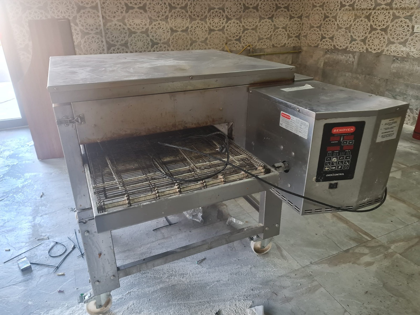Cuptor Tunel SENOVEN pe Gaz pentru Covrigi si Pizza – Banda 170 cm, An 2021 - Imagine 4