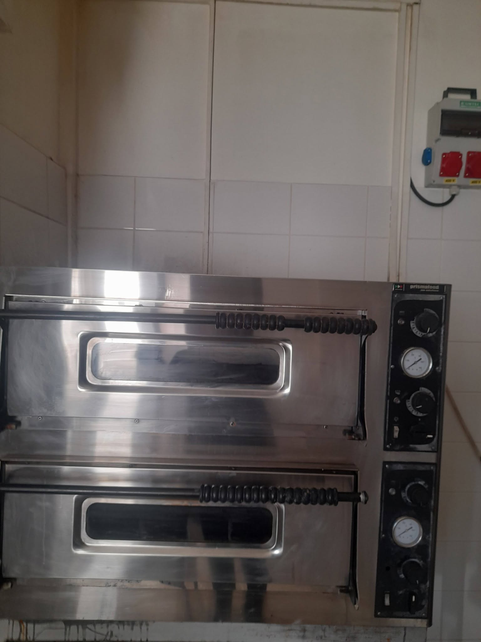 Cuptor Pizza Profesional Prismafood cu 2 Camere - Ideal pentru Pizzerii si Restaurante