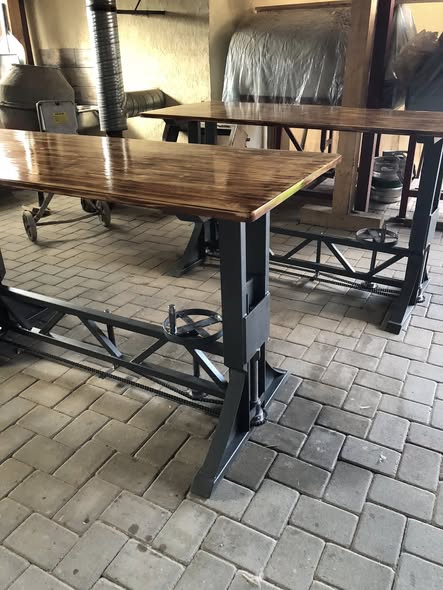 Mobilier HoReCa Personalizat - Design Industrial pentru Restaurante, Cafenele si Terase - Imagine 2