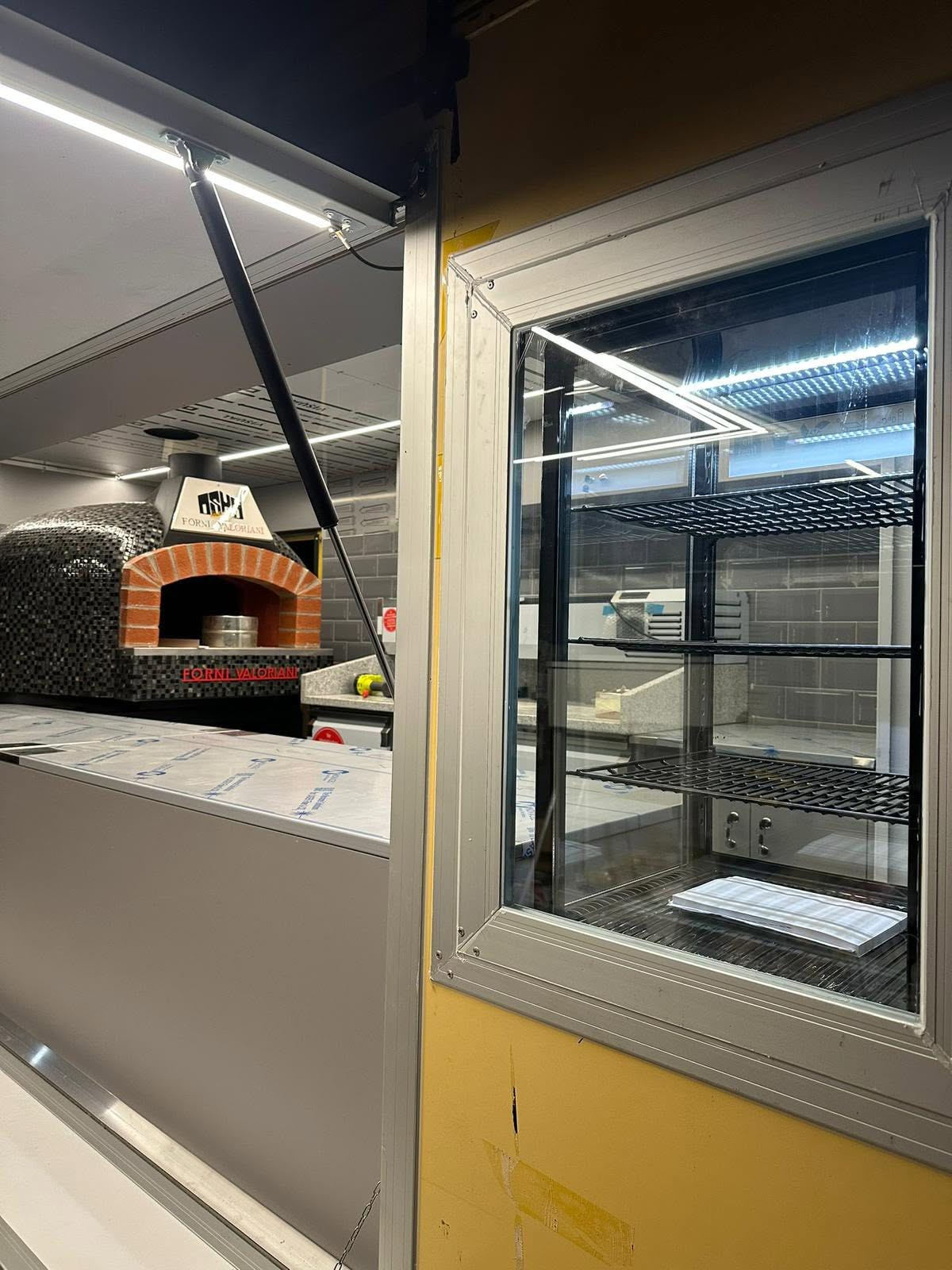 Pizzerie Mobila Profesionala - Tot Ce Ai Nevoie pentru un Business de Succes
