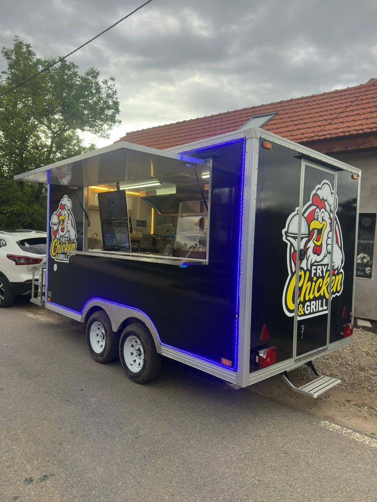 Food Truck Premium Complet Utilat – Investitie Ideala pentru Street Food si Evenimente