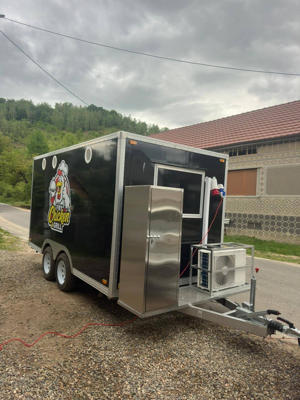 Food Truck Premium Complet Utilat – Investitie Ideala pentru Street Food si Evenimente - Imagine 3