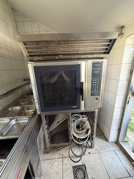 Cuptor Mixt Profesional Leventi COMBIMAT MASTERMIND 8 Tavi – Gaz + Curent 380V, cu Hota si Suport Incluse
