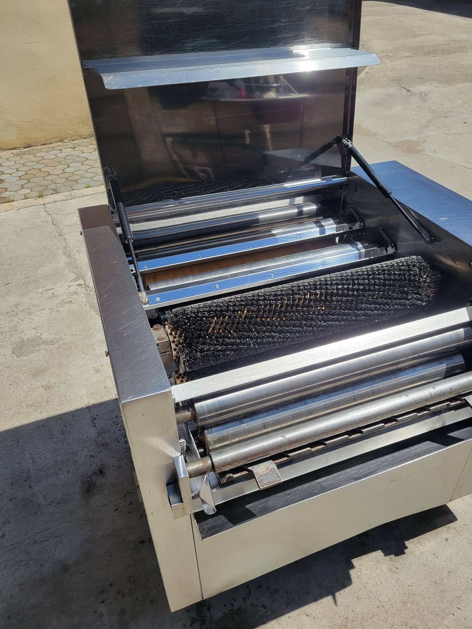 Masina de curatat tavi industriale KD-Putz din inox – pentru brutarii si patiserii - Imagine 3