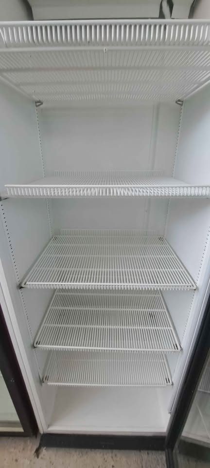 Vitrine Frigorifice Verticale Profesionale – Ideale pentru Magazine, Cafenele si HoReCa - Imagine 3
