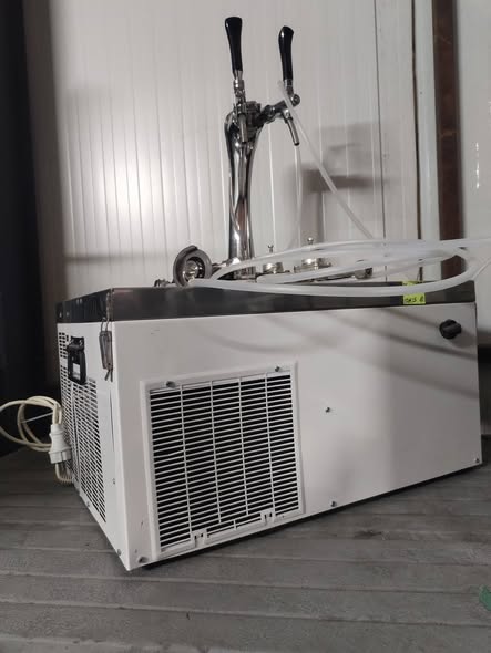 Dozator Bere Draft Profesional – Igienizat, cu Garantie