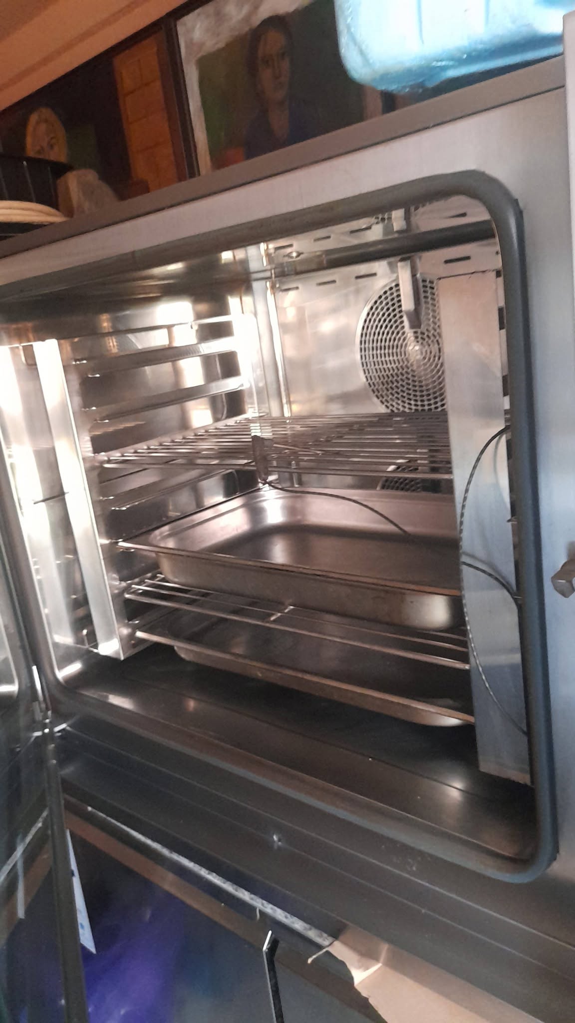 Cuptor Profesional cu Convectie si Ventilatie Fortata – Stare Buna