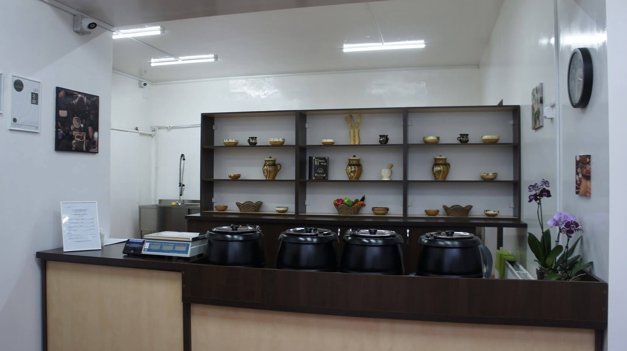Linie de Servire Profesionala pentru Cantina, Restaurant si Impinge Tava