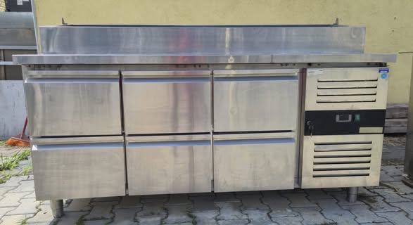 Masa Rece Profesionala cu 6 Sertare si Salatiera – 180 cm