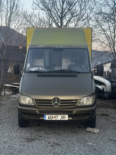 Food Truck Mercedes Sprinter Complet Echipat – Afacere la Cheie pentru HoReCa4 80 93 - Imagine 4