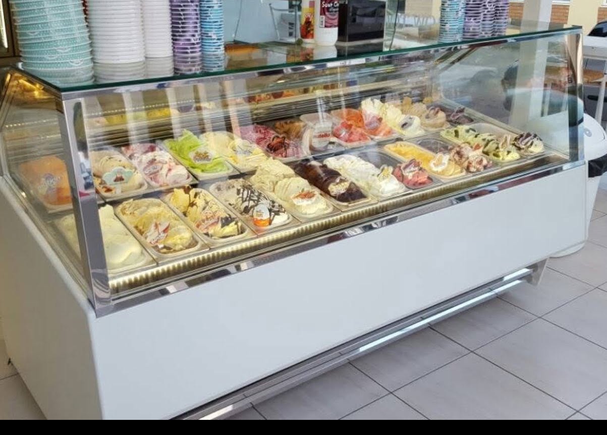 Vitrina Frigorifica pentru Inghetata Artizanala – Ventilata, Capacitate Mare de Expunere - Imagine 3