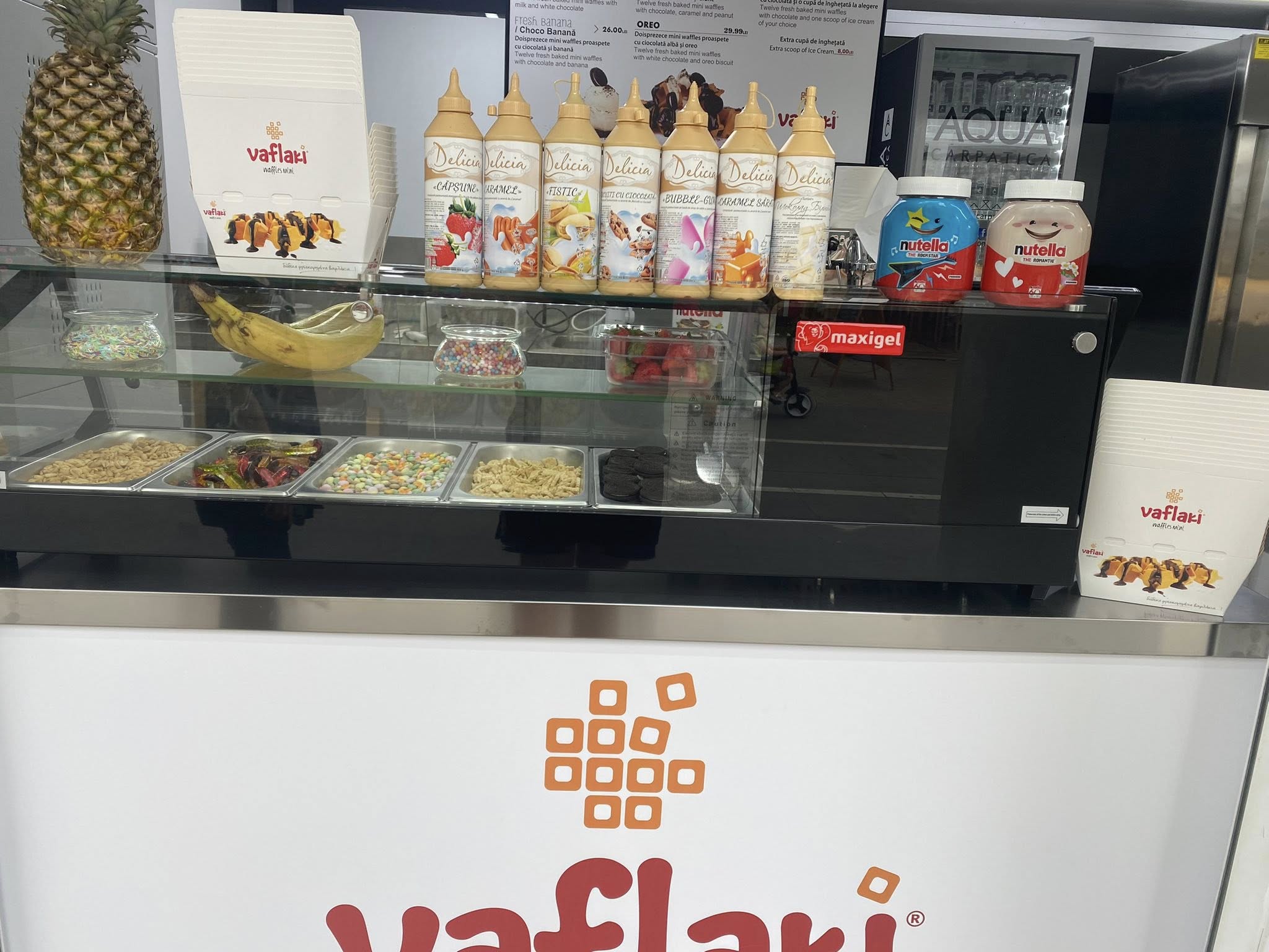 Vitrina Refrigerata pentru Ingrediente si Toppinguri Maxigel – Ideala pentru Waffle, Clatite, Inghetata si Cofetarie - Imagine 3