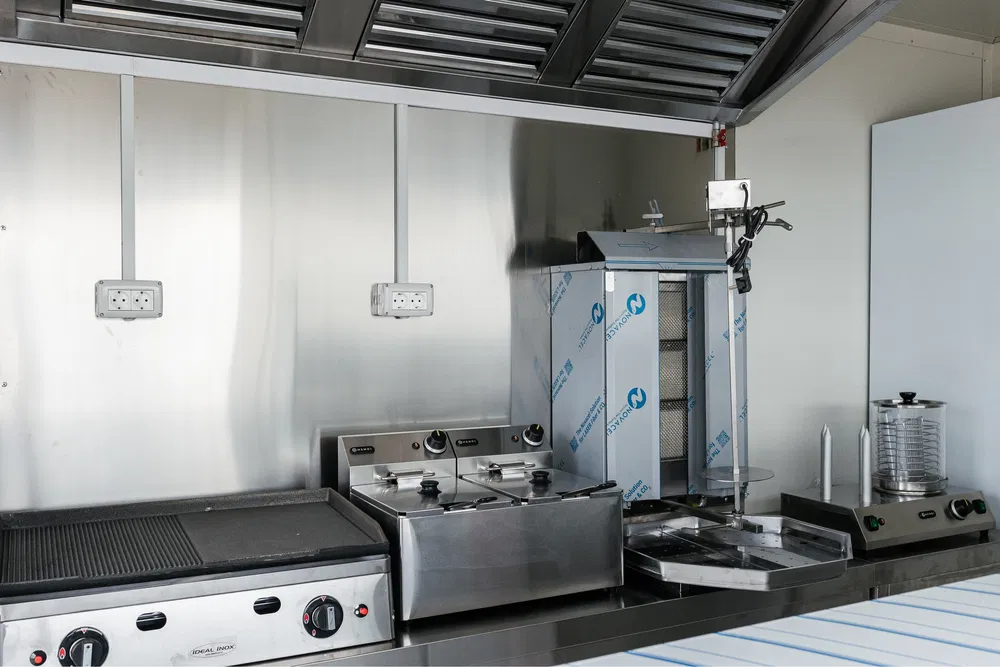 Rulota Fast Food Profesionala Complet Echipata pentru Shaorma, Kebab, Burger si Street Food - Imagine 4