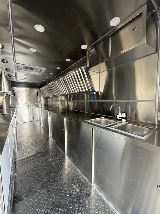 Rulota Fast Food Profesionala Premium  food truck pentru Burgeri, Street Food si Afaceri Mobile - Imagine 3