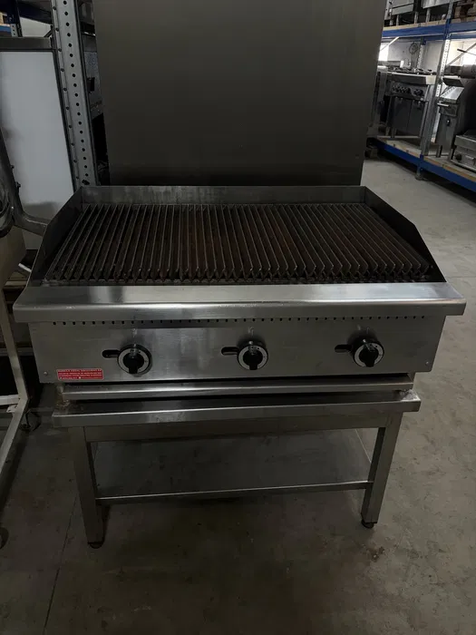 Grill vapor profesional 3 zone pe gaz – ideal pentru restaurante, fast-food si catering