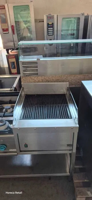 Grill profesional pe gaz cu roca vulcanica Synergy – ideal pentru restaurante, steakhouse si catering - Imagine 3