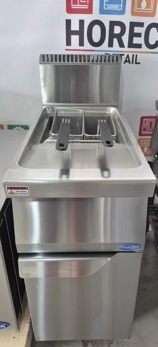 Friteuza profesionala pe gaz Linia 900 – inox AISI 304, ideala pentru restaurante si fast-food