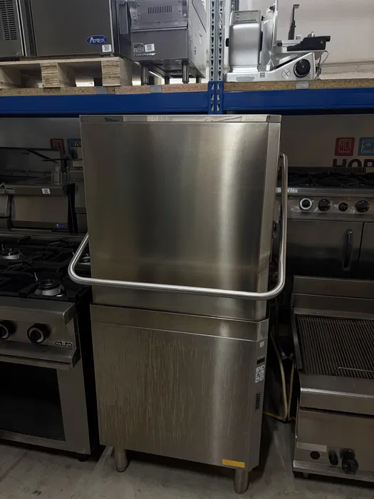 Masina Profesionala de Spalat Vase cu Capota Electrolux