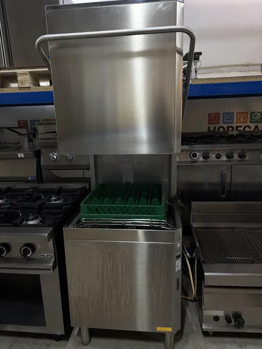 Masina Profesionala de Spalat Vase cu Capota Electrolux - Imagine 3