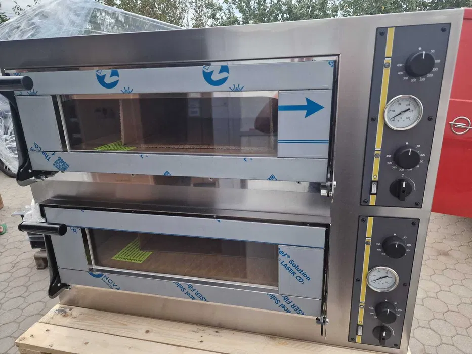 Cuptor profesional pentru pizza 4+4 pizza, doua camere, fabricat in Italia