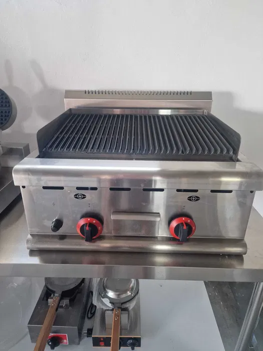 Grill profesional pe gaz cu roca vulcanica, plita din fonta si constructie din inox - Imagine 3