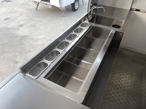 Rulota comerciala food truck personalizabila, complet echipata, omologare europeana - Imagine 4