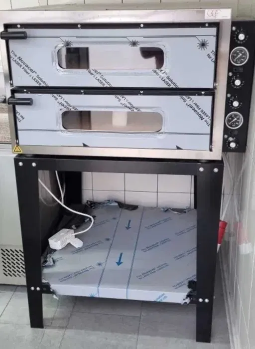 Cuptor convectie profesional electric cu 4 tavi, 9 kW, 380V