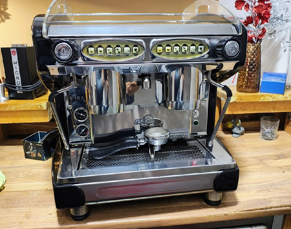 Expresor Cafea Profesional WEGA 2 Grupuri Revizionat – Ideal pentru Cafenea, Bar si Restaurant - Imagine 3