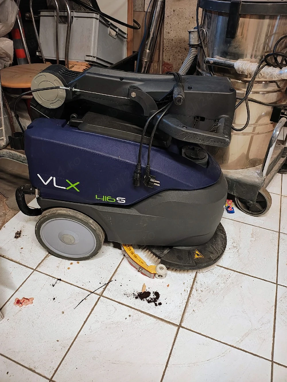 Masina Profesionala de Spalat si Aspirat Pardoseli VLX cu Acumulator – Compacta si Eficienta - Imagine 3
